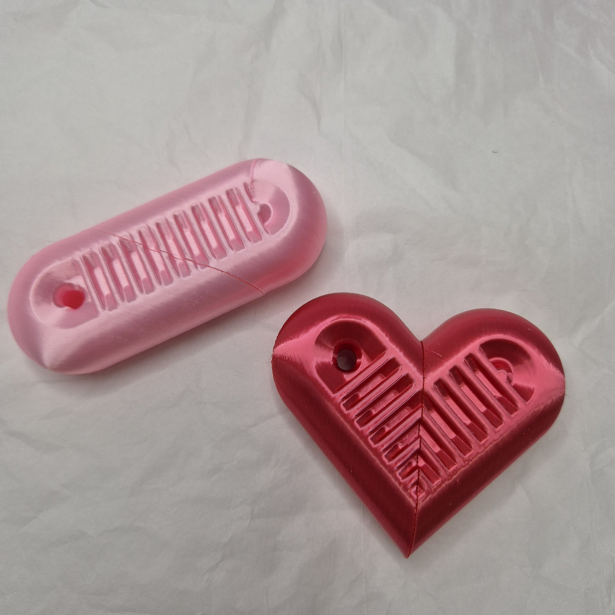 3dFidgets - heartSnap - Magnetic snap in heart shape with textured inside perfect for ADHD, autism and neurodivergent people